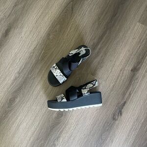 Sorel Cameron Flatform Sandals